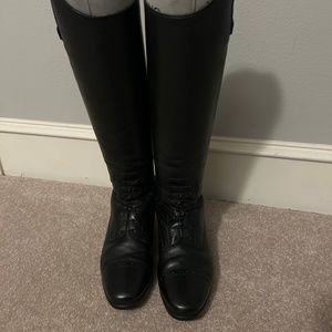 Equestrian boots